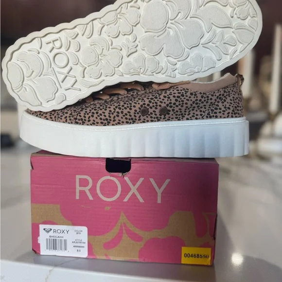 Roxy Leopard Print Sneakers - Picture 2 of 3
